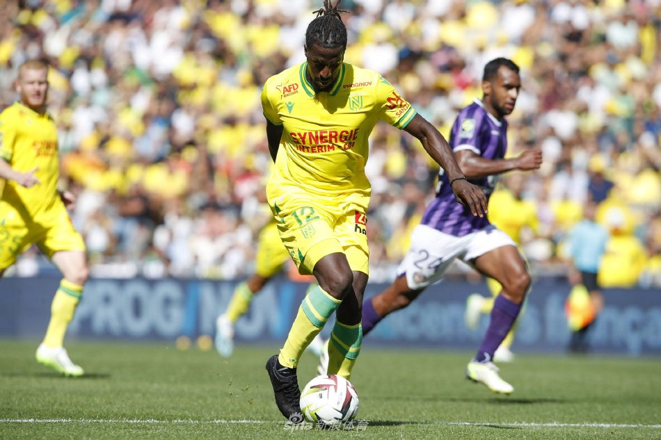 然而球队的 然而球队的