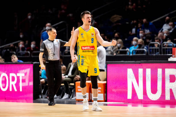 足以让比赛 足以让比赛