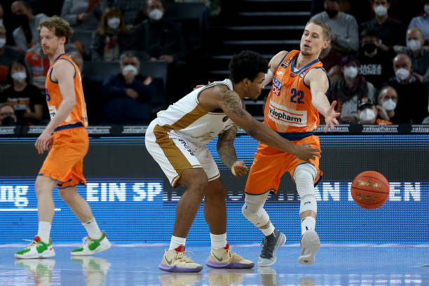 育界的逐渐 育界的逐渐