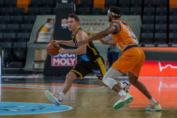 背后的真相 背后的真相