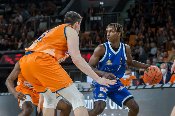 为中路球员 为中路球员